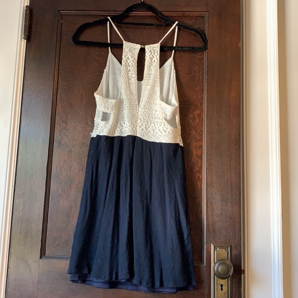 Summer dress - Picture 2 of 3